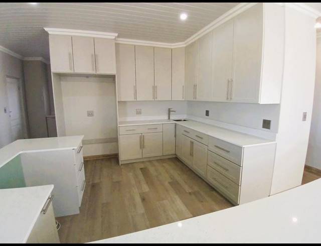 3 BEDROOM HOUSE FOR SALE IN STILBAAI-WES